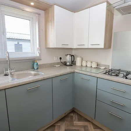 Brocklebank Lodge, 35 *