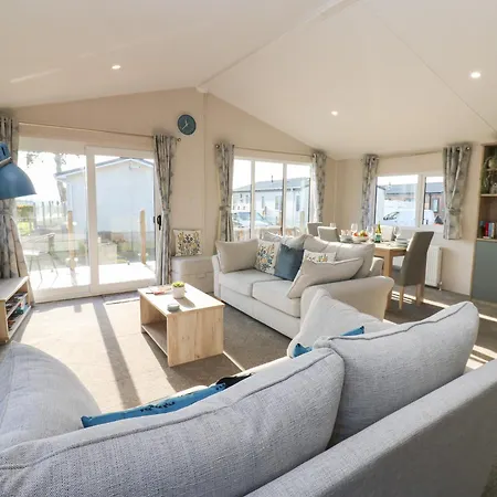 Brocklebank Lodge, 35 *