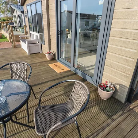 Brocklebank Lodge, 35 *