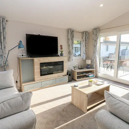 Brocklebank Lodge, 35 *